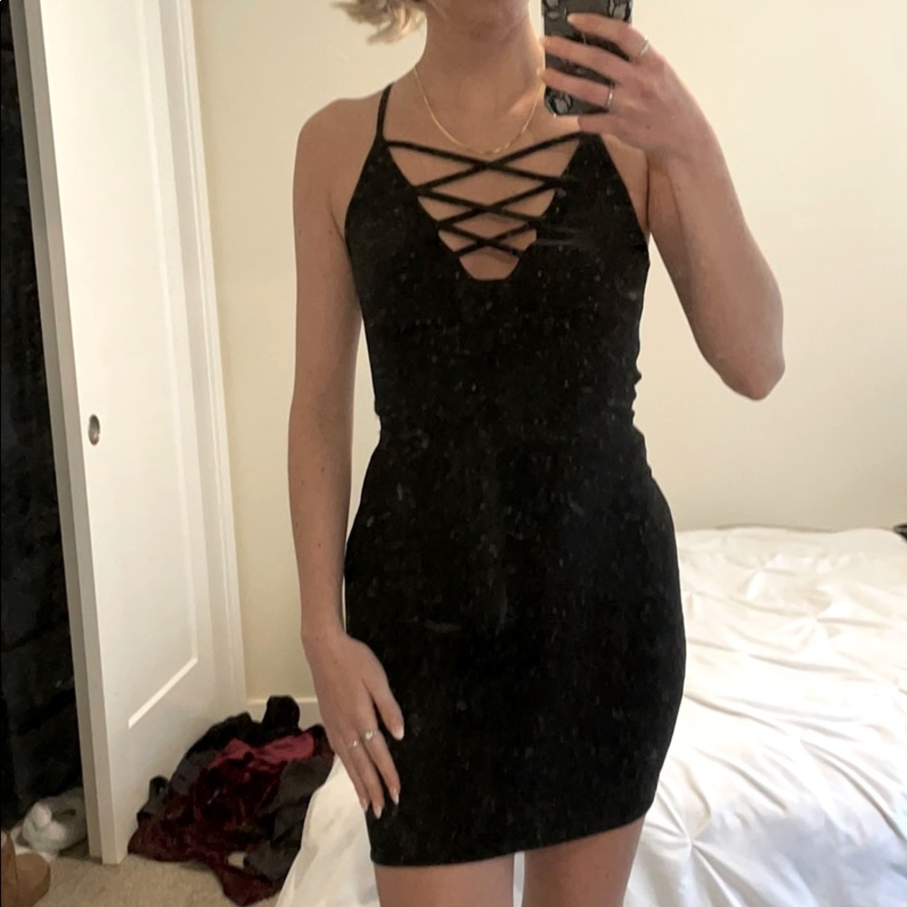 Dress - Picture 2 of 4